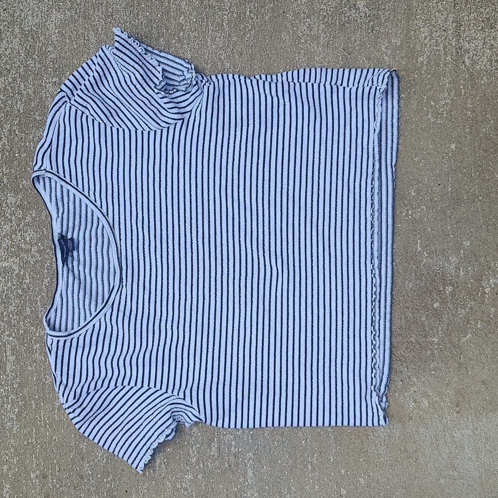 American Eagle cropped shirt size large